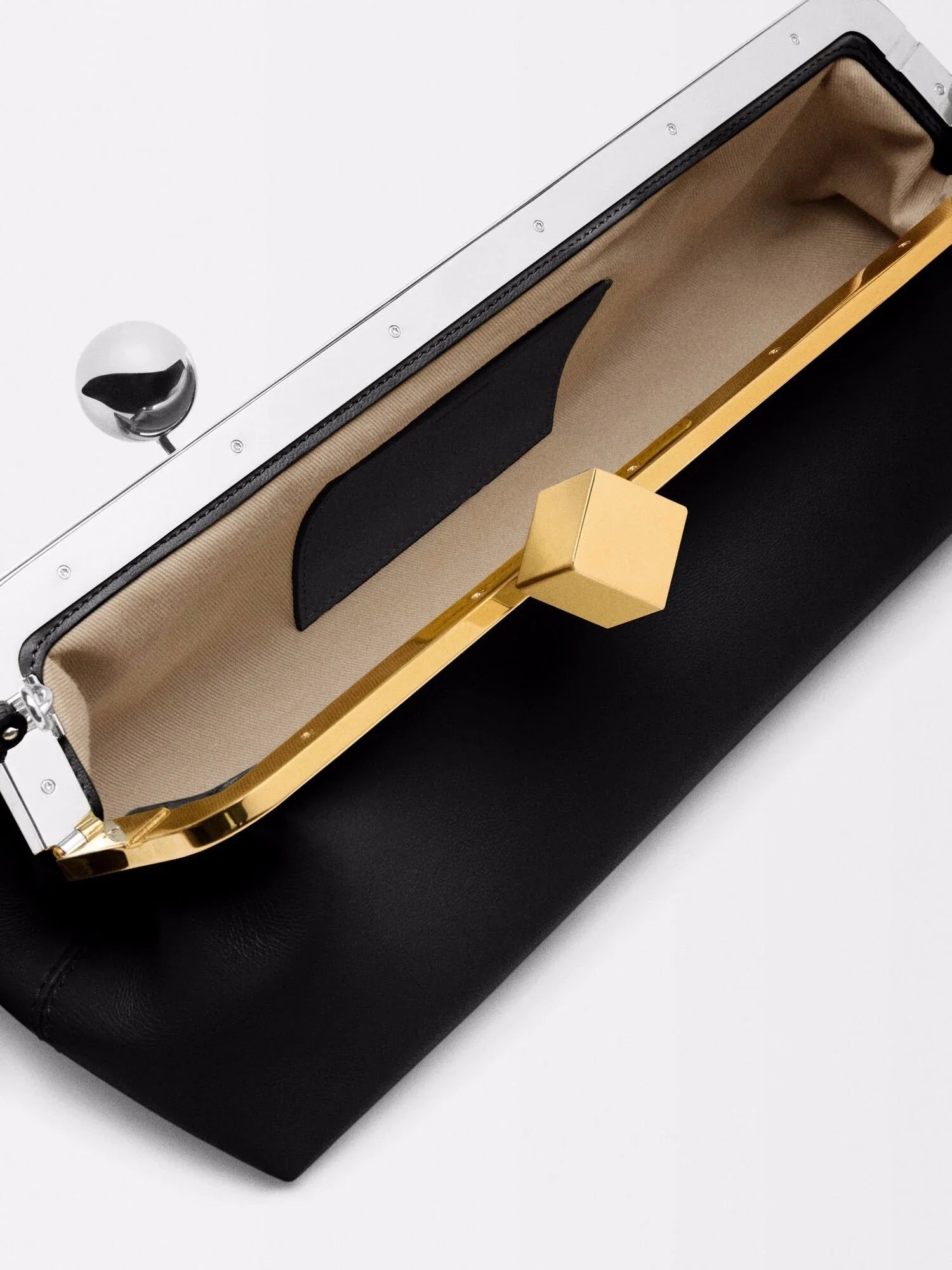 Alondra | Baguette Clutch